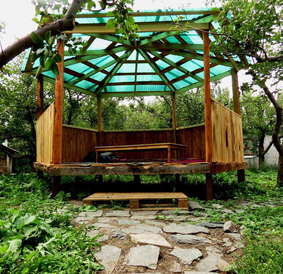 Hostel Interhouse Karakol Exterior foto